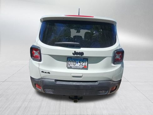 Used 2018 Jeep Renegade Altitude AWD/4WD image 5