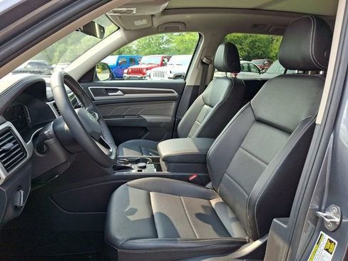 Certified 2022 Volkswagen Atlas SE w/ Panoramic Sunroof Package AWD/4WD image 18