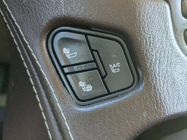 Used 2016 Chevrolet Tahoe LTZ AWD/4WD image 23