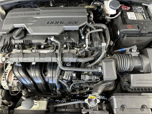 Used 2022 Hyundai Elantra SEL FWD image 28