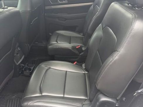Used 2019 Ford Explorer XLT w/ Equipment Group 202A AWD/4WD image 14