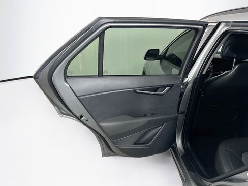 Used 2023 Kia Niro EX FWD image 27