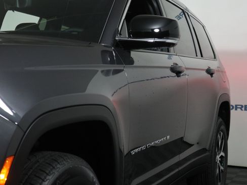 New 2025 Jeep Grand Cherokee L Limited image 12