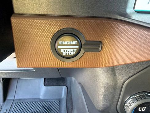 Certified 2024 Ford Bronco Outer Banks w/ Sasquatch Package AWD/4WD image 25