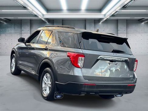 Used 2022 Ford Explorer XLT image 27