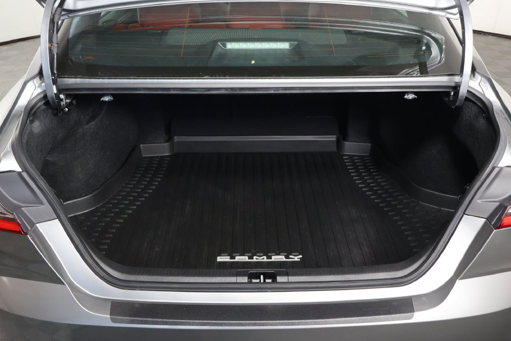 Used 2025 Toyota Camry XSE FWD image 14