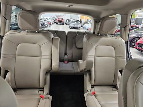 Used 2023 Lincoln Aviator AWD w/ Premium Package image 34