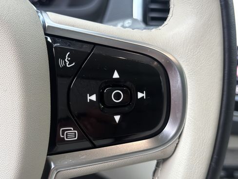 Certified 2024 Volvo XC90 B6 Plus w/ Protection Package Premier AWD/4WD image 20