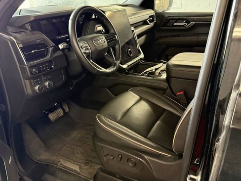 Used 2025 GMC Yukon Elevation w/ LPO, Elevation Black Package image 3