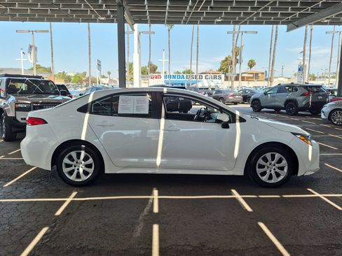 Used 2024 Toyota Corolla LE FWD image 5