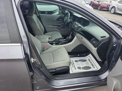 Used 2017 Honda Accord LX image 9