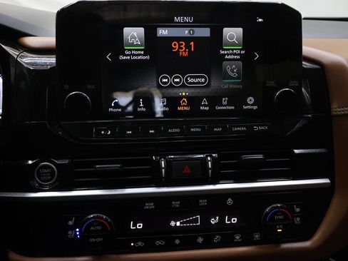 Used 2024 Nissan Pathfinder Platinum AWD/4WD image 24