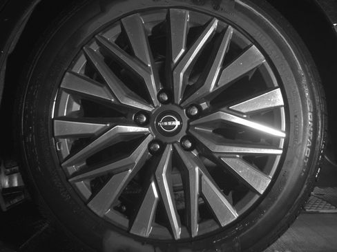 Used 2025 Nissan Altima 2.5 SV image 14