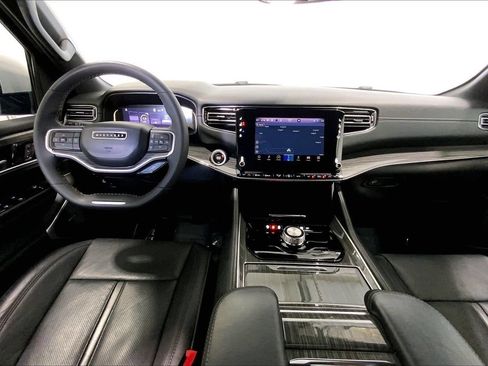 Used 2022 Jeep Wagoneer Series III w/ Flexible Seating Group RWD image 14