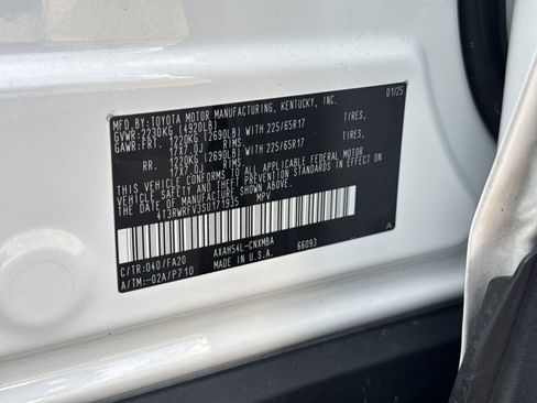 Used 2025 Toyota RAV4 XLE image 34