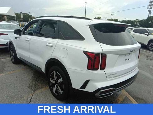 Used 2023 Kia Sorento S w/ Panoramic Sunroof Package FWD image 3