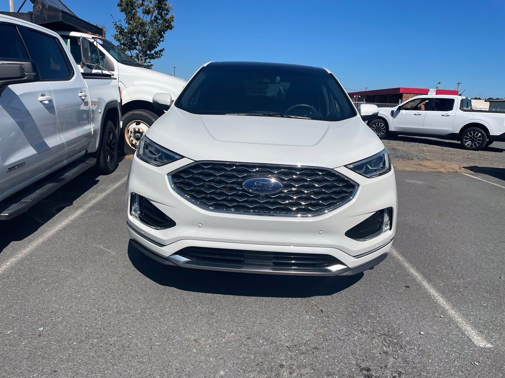 Used 2020 Ford Edge Titanium w/ Equipment Group 301A FWD image 5