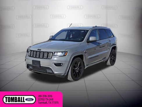 Used 2022 Jeep Grand Cherokee Laredo X RWD image 3