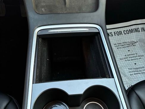 Used 2021 Tesla Model Y Long Range image 34