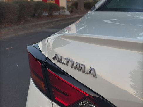New 2025 Nissan Altima 2.5 SV image 14