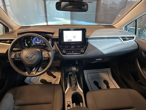 Used 2026 Toyota Corolla LE w/ LE Premium Package FWD image 9