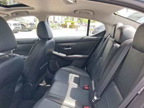 Used 2025 Nissan Sentra SR w/ SR Premium Package image 6