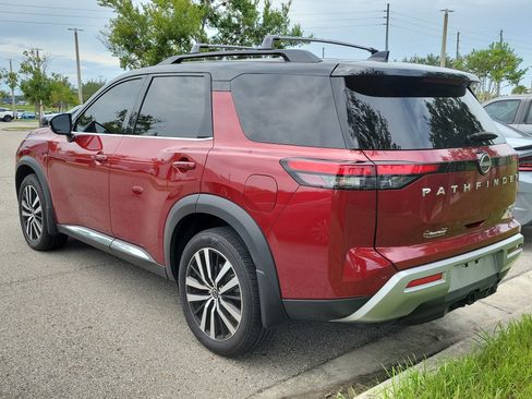 Certified 2025 Nissan Pathfinder Platinum w/ Cargo Package AWD/4WD image 4