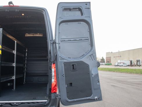 Used 2023 Mercedes-Benz Sprinter 2500 image 16