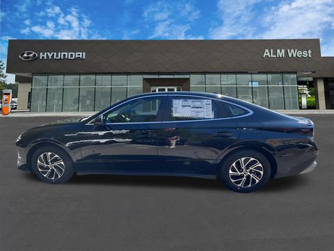 New 2026 Hyundai Sonata Blue FWD image 9