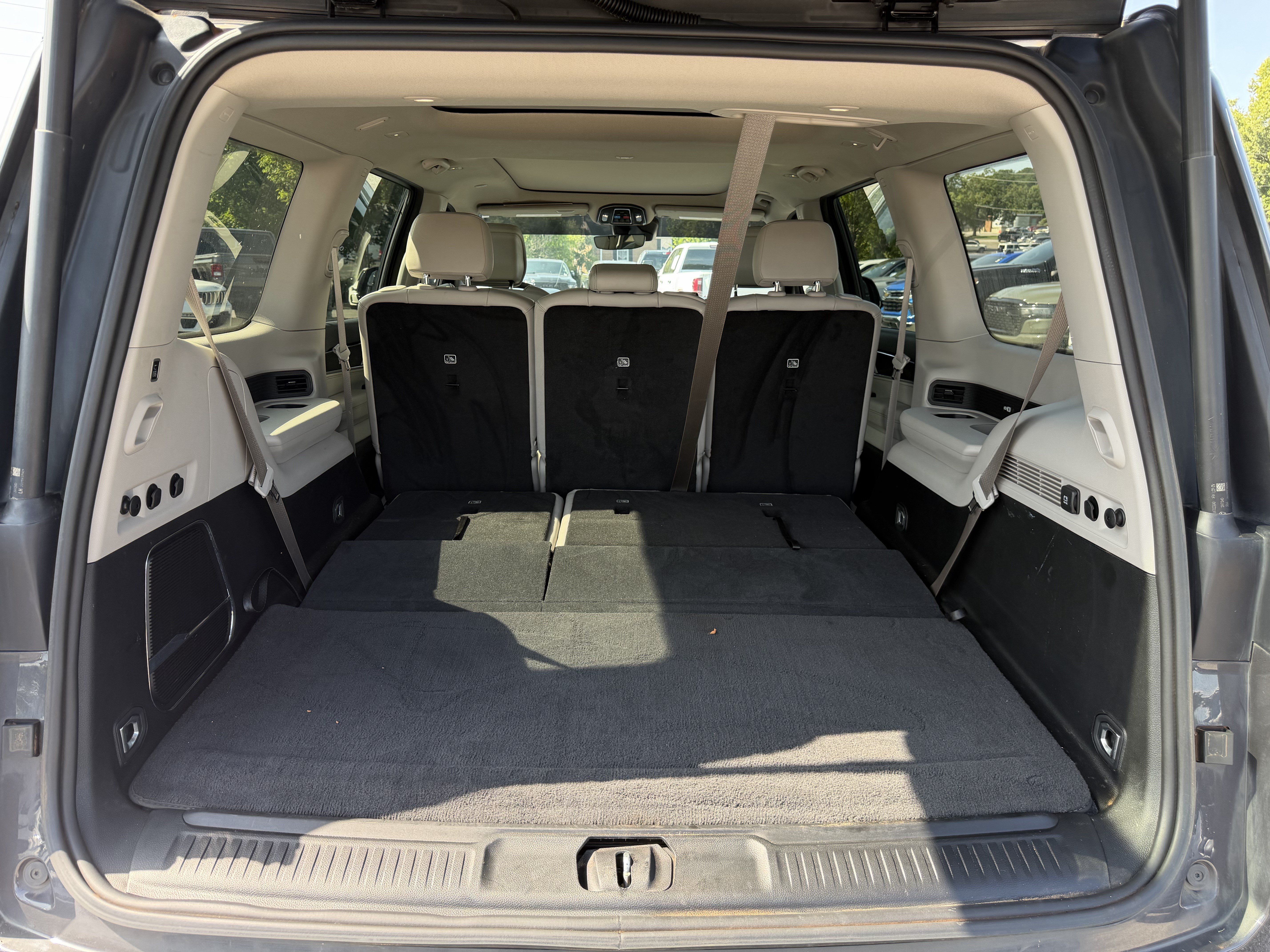 Used 2023 Jeep Wagoneer 2WD w/ Premium Group I image 36