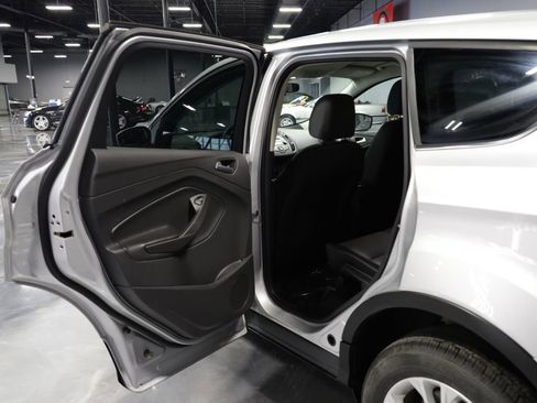 Used 2017 Ford Escape SE AWD/4WD image 16
