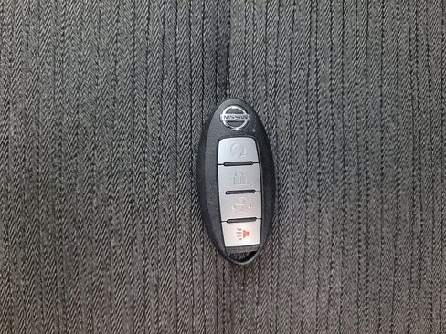 Used 2021 Nissan Rogue SV FWD image 32