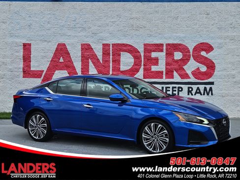 Used 2025 Nissan Altima 2.5 SL FWD image 1