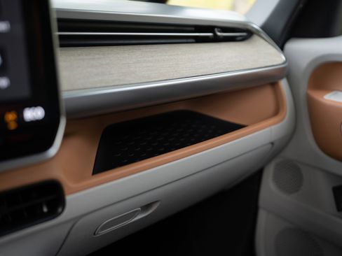 New 2025 Volkswagen ID. Buzz Pro S Plus image 31