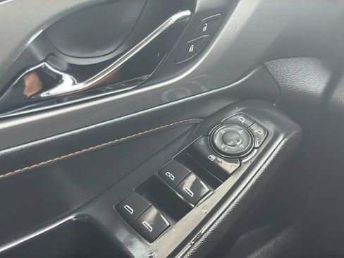 Used 2021 Chevrolet Traverse RS FWD image 25