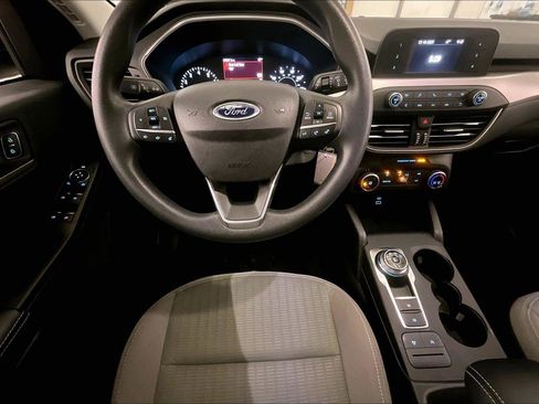 Used 2022 Ford Escape S image 5