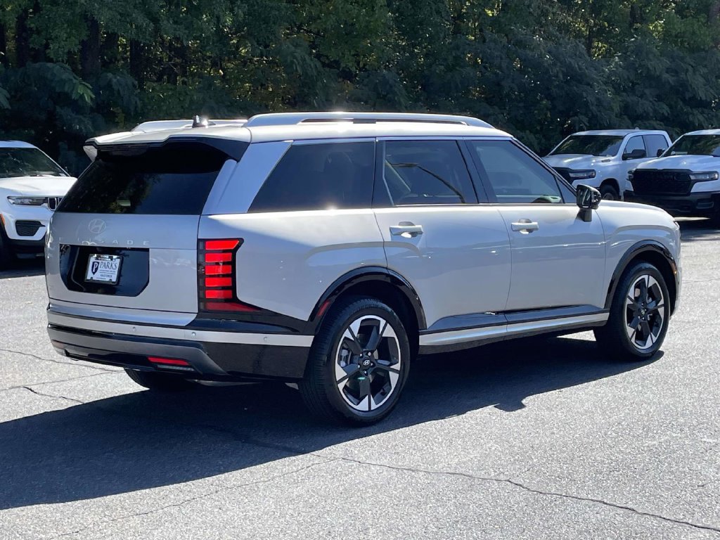 Used 2026 Hyundai Palisade Limited FWD image 8