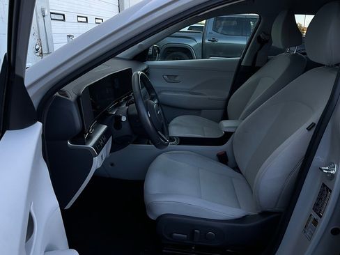 Used 2025 Hyundai Kona SEL image 9