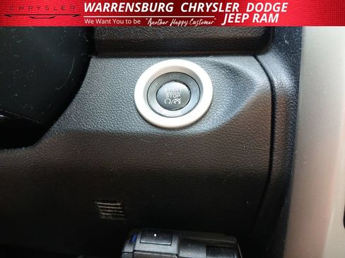 Used 2016 RAM 1500 Laramie w/ Convenience Group AWD/4WD image 26