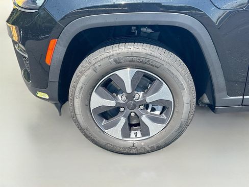 Used 2022 Jeep Grand Cherokee Limited 4xe AWD/4WD image 34