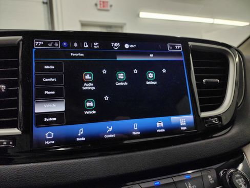 Used 2024 Chrysler Pacifica Touring-L image 56