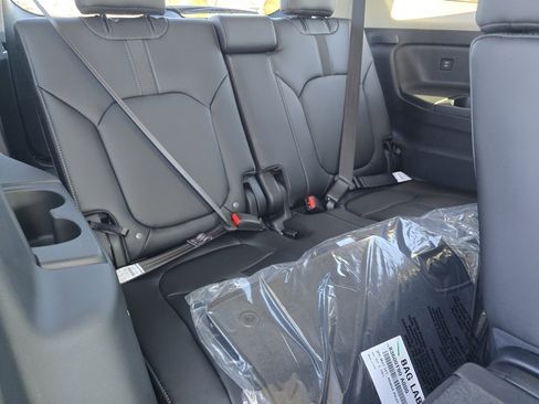 New 2025 Honda Pilot Touring image 23