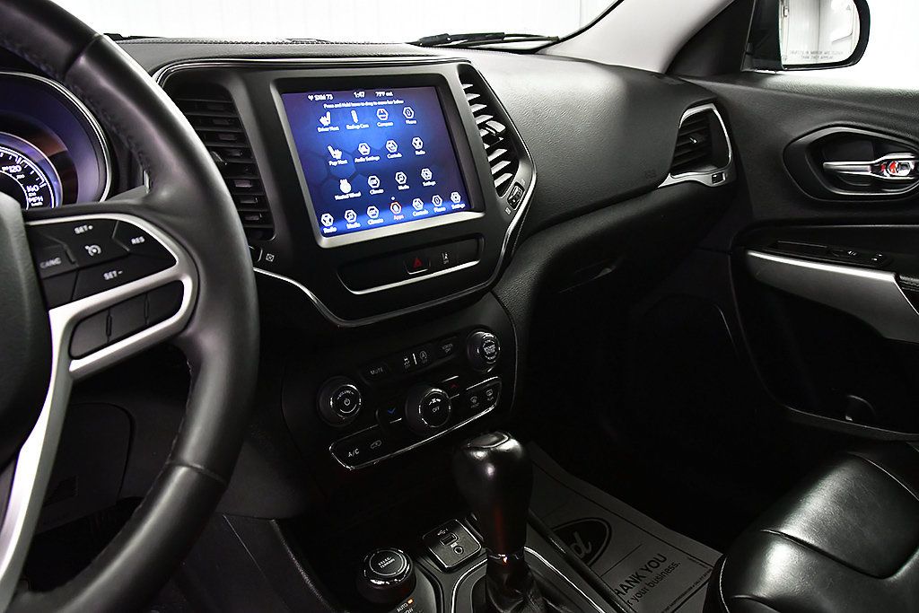 Used 2022 Jeep Cherokee Latitude AWD/4WD image 20