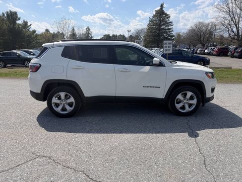 Used 2018 Jeep Compass Latitude w/ Cold Weather Group AWD/4WD image 6