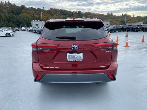 Used 2022 Toyota Highlander Limited image 9