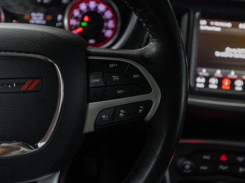 Used 2018 Dodge Challenger SXT Plus RWD image 8