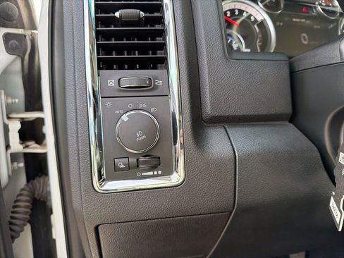 Used 2018 RAM 2500 Laramie image 18