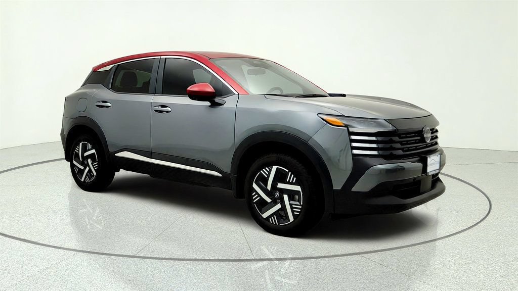Used 2025 Nissan Kicks SV FWD image 3
