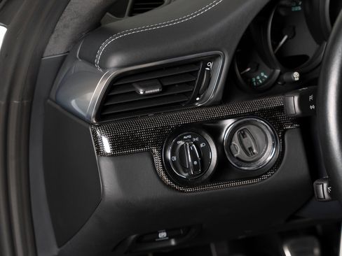 Used 2016 Porsche 911 R image 18