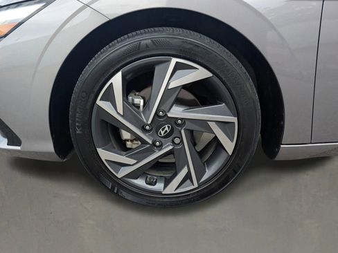 Used 2024 Hyundai Elantra SEL w/ Convenience Package image 18